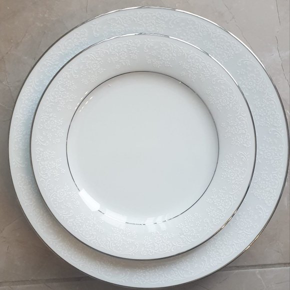 NORITAKE TAHOE 2585. 2 dinner plates 2-Salad Plates (total 4) - Picture 4 of 6